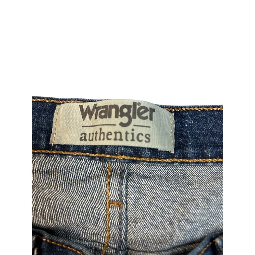 Wrangler Authentics Mens 48x32 Blue Classic Fit‎ Straight Leg Denim Jeans - Picture 3 of 7